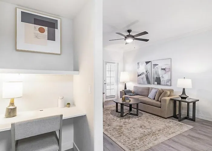 Landing Modern With Amazing Amenities Apartment