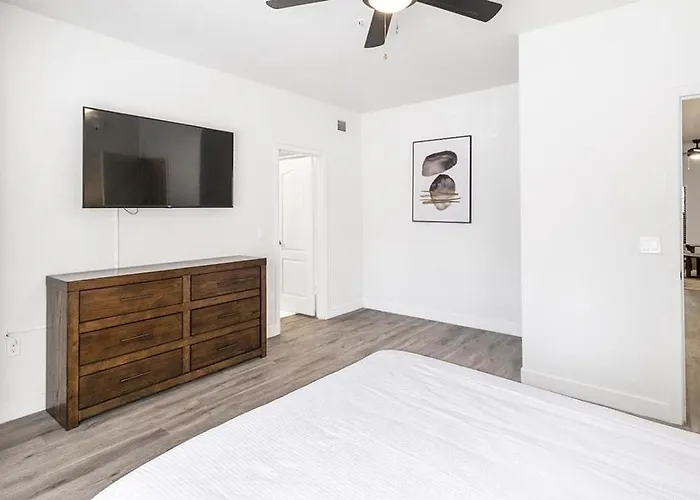 Apartment Landing Modern With Amazing Amenities