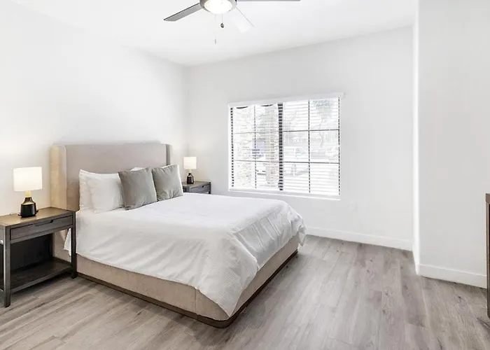 Apartment Landing Modern With Amazing Amenities Chandler