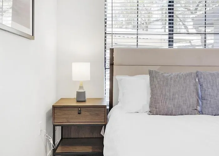Landing Modern With Amazing Amenities Apartment *
