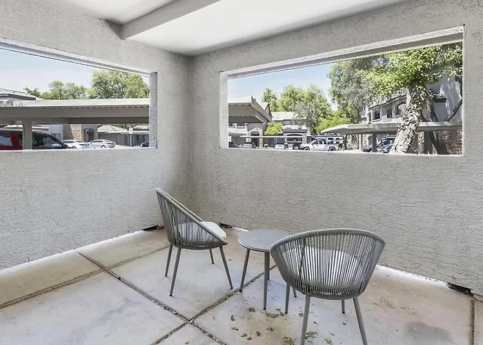 Apartment Landing Modern With Amazing Amenities Chandler